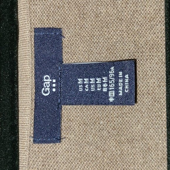 GAP Cardigan - Picture 3 of 6